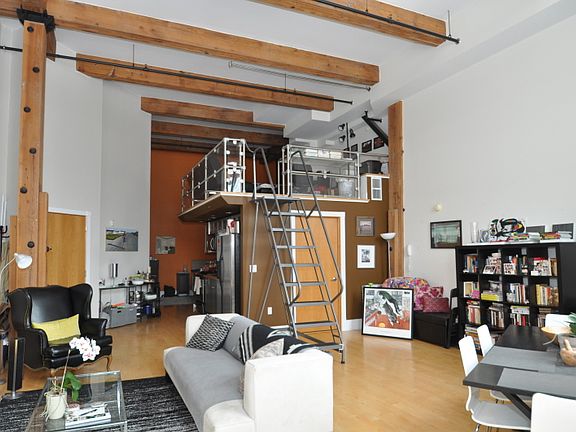 5th image of 3059 N Weil St Unit 305