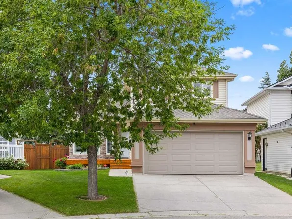 152 E Douglas Glen Mews SE, Calgary, AB T2Z 2M9
