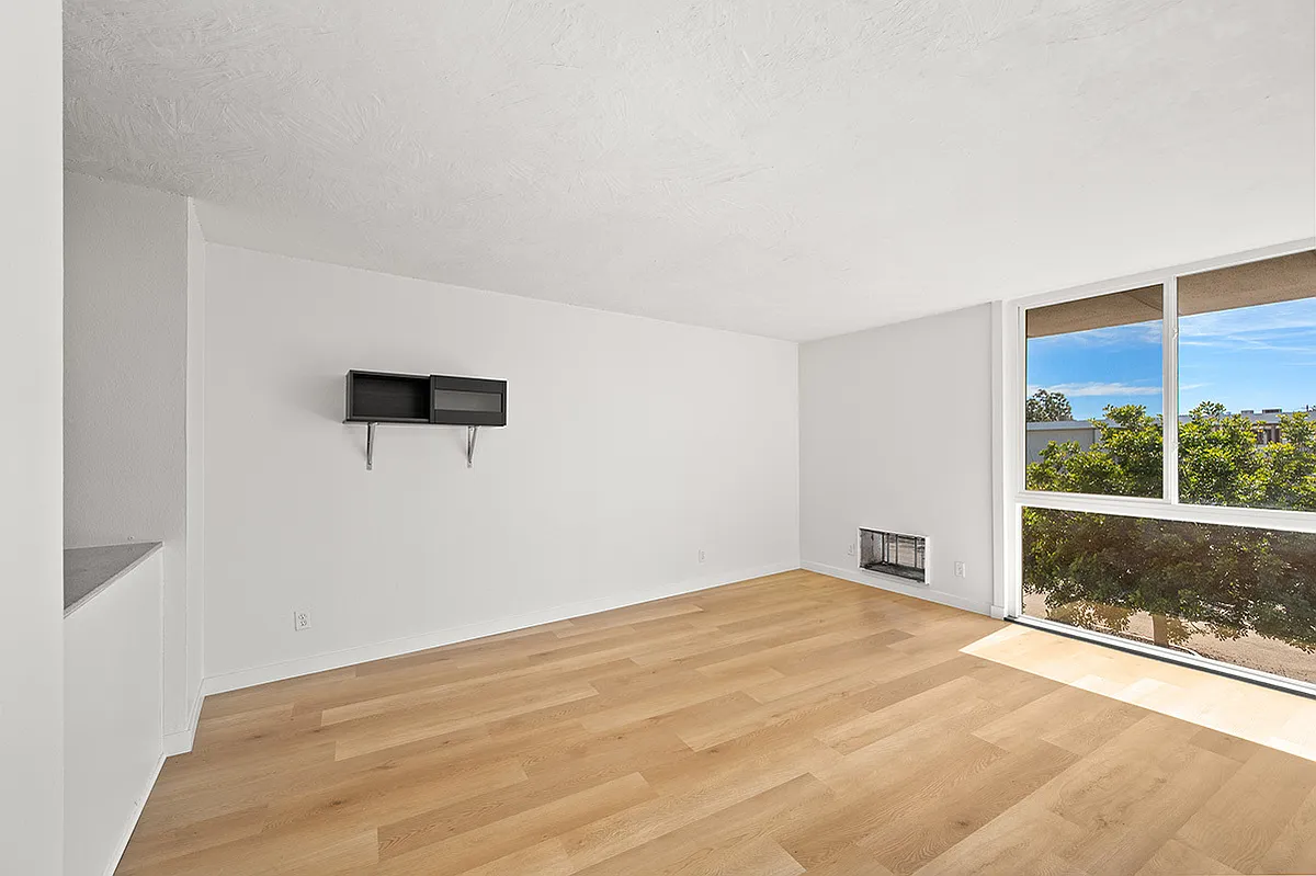Building Photo - 3050 Rue Dorleans #310