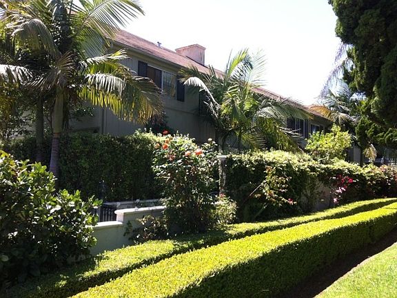 The building, beautifully landscaped!