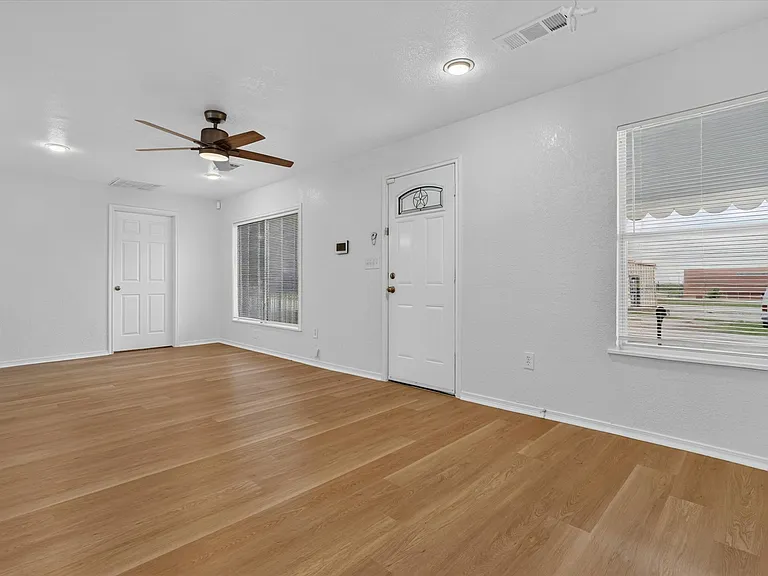 5301 Scoggins St — Photo 9
