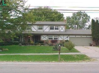 128 Old Perch, Rochester Hills, MI 48306