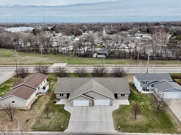1718 12th St N, Wahpeton, ND 58075