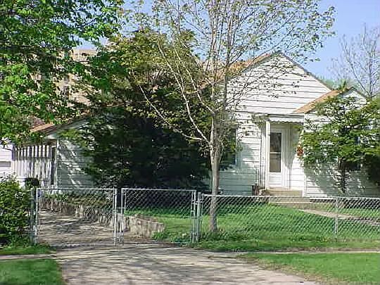 2nd image of 530 Parkway Ave