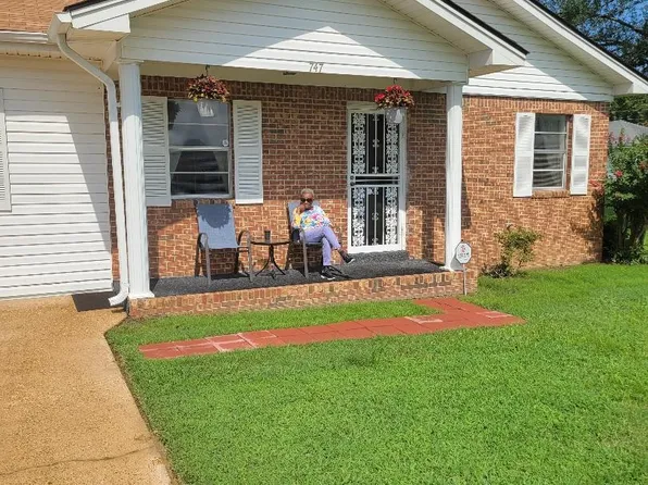 747 Best St, Covington, TN 38019