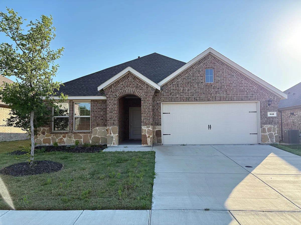Building Photo - 610 Union Dr