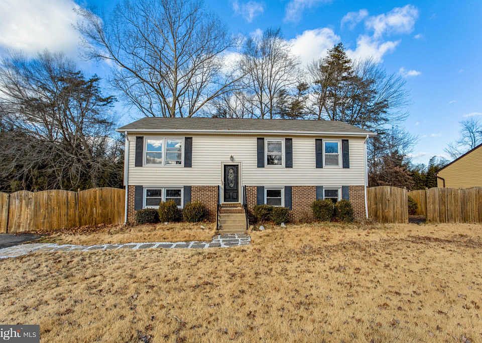 1st image of 130 Debra Dr