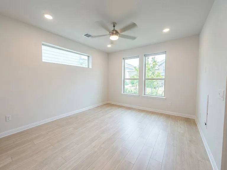 8311 Springsteen Dr #318 — Photo 12