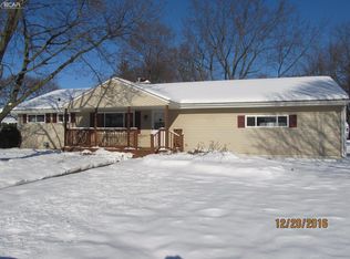 501 Yale Dr, Durand, MI