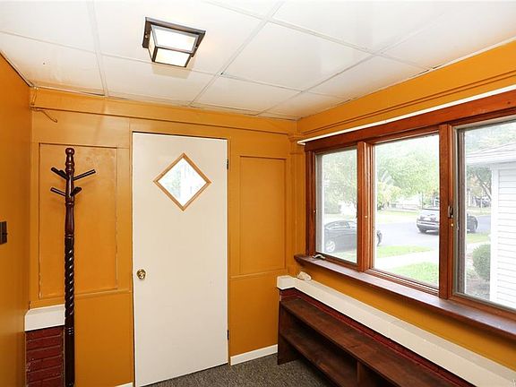 3rd image of 131 E Hazeltine Ave