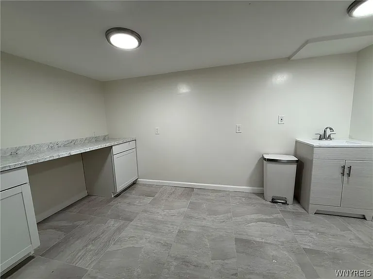 437 Springville Ave — Photo 32