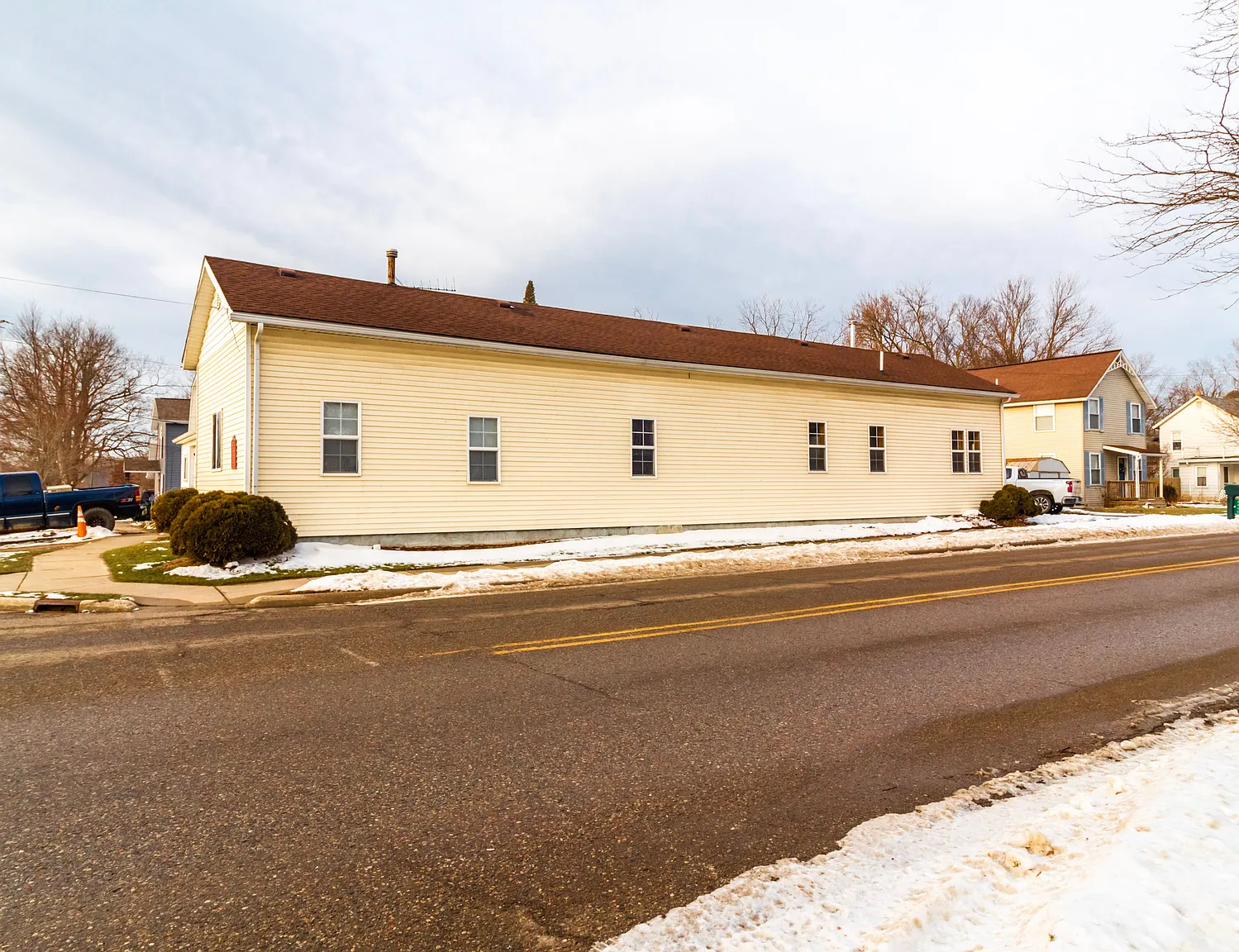 4454 Lapeer St photo 1