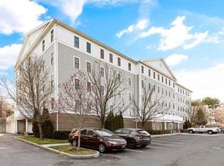 10 Crowninshield St UNIT 402, Peabody, MA 01960