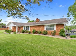981 Sheila Ln, Mount Sterling, KY 40353