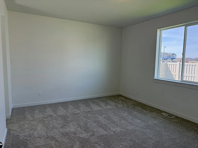 1824 W Roper St — Photo 9