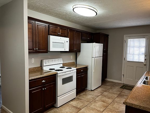 Fully furnished kitchen with 2 pantries for storage