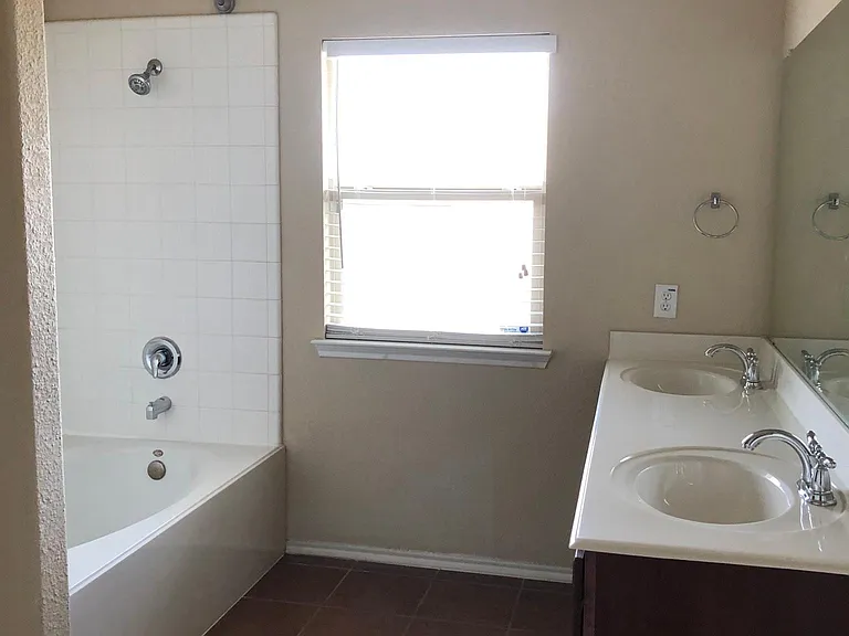 1501 Applegate Way — Photo 13