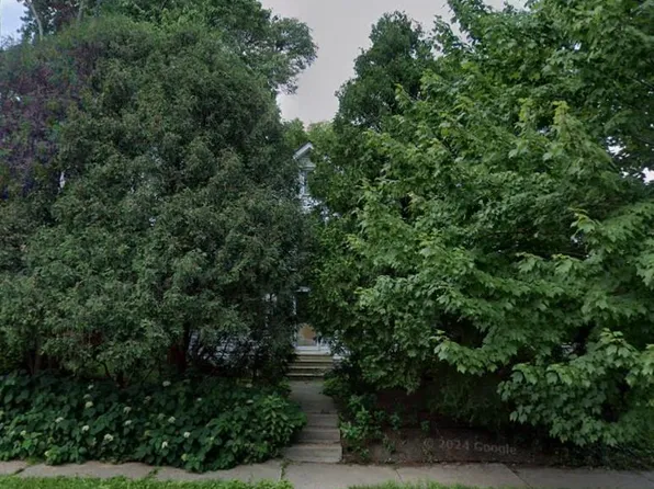 1137 Galtier St, Saint Paul, MN 55117