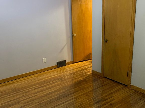 3rd image of 178 Evergreen Pl