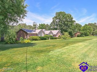 710 W Laurel River Dr, Shepherdsville, KY 40165