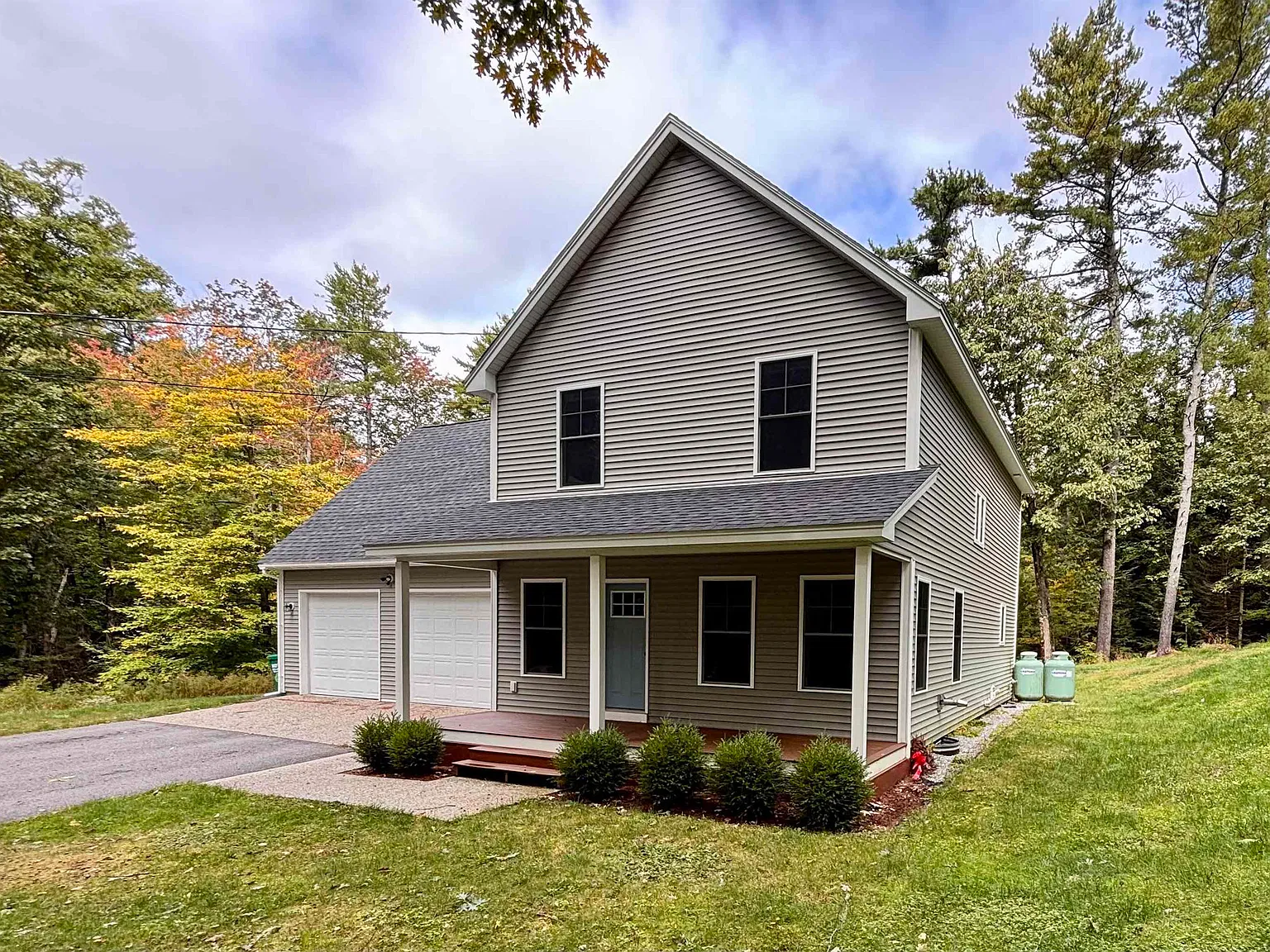 3 bed, 2.5 bath, 2092 sqft, $3,200 — Photo 3