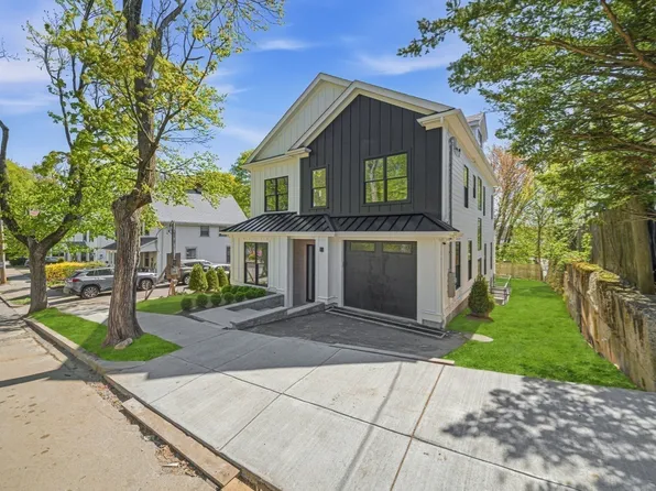 28 Chandler Pl, Newton, MA 02464