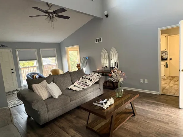 3761 Quail Hollow Trl, Snellville, GA 30039