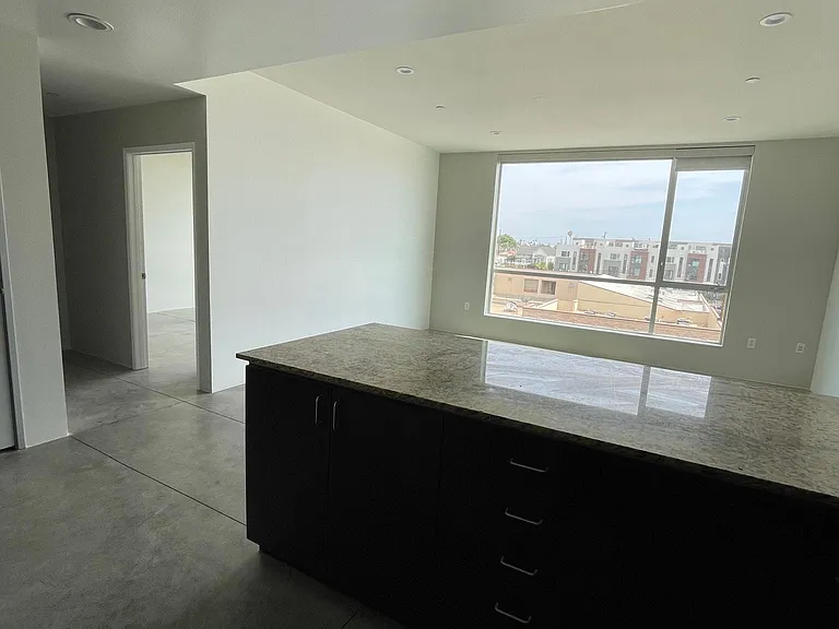 285 W 6th St #525 — Photo 5