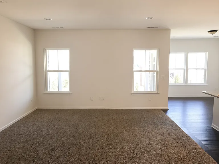 204 Audrey Dr — Photo 6