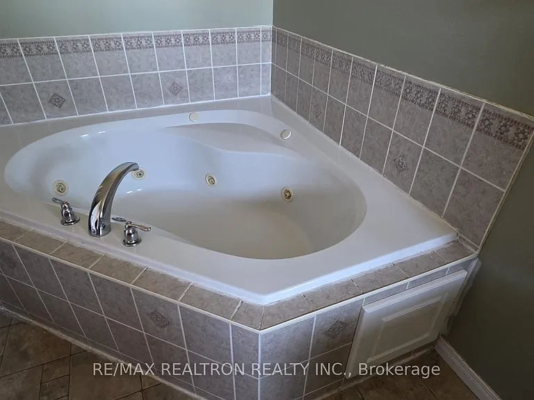 123 Westmeadow Dr — Photo 20