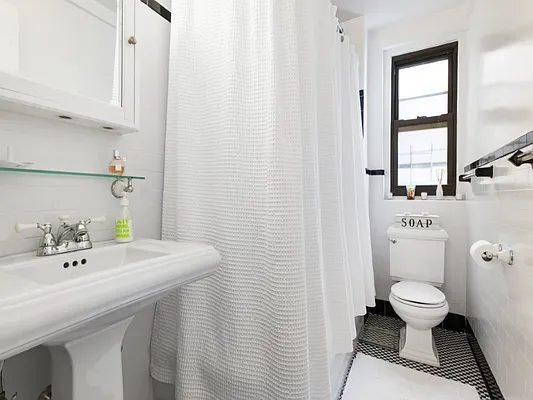 Sold by Sotheby's International Realty | media 16