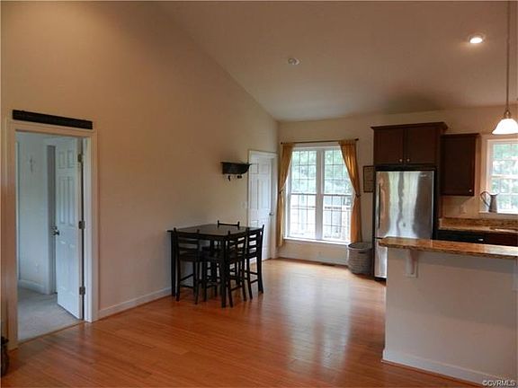 4th image of 21168 Baileys Ln