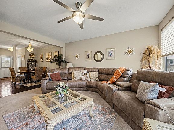5th image of 9370 Bridgecreek Dr