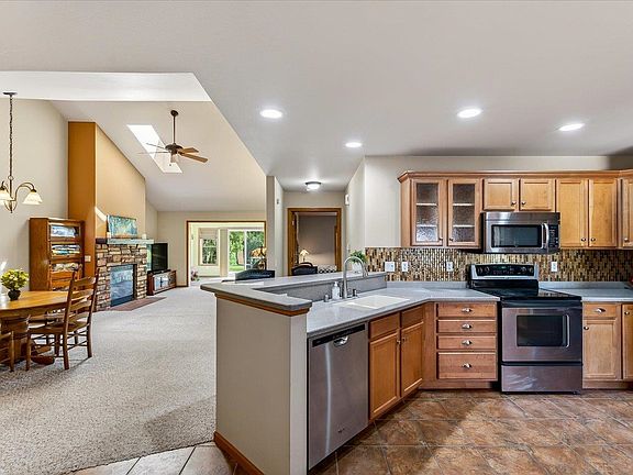 4th image of 72 Northlight Way