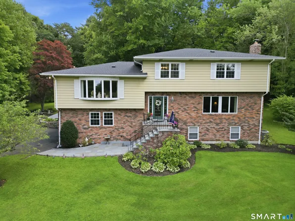 13 Paradise Court, New Fairfield, CT 06812