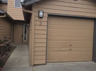 2768 NE Mesa Ct APT 3, Bend, OR 97701