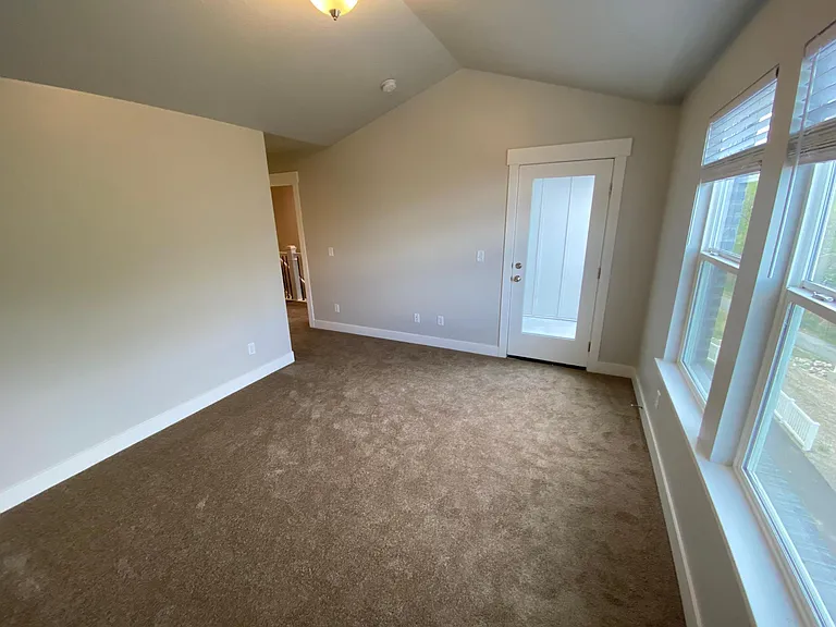 407 N 360 W — Photo 13