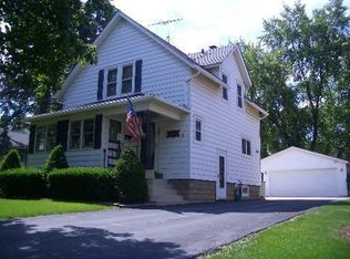 606 E Willow Ave, Wheaton, IL 60187