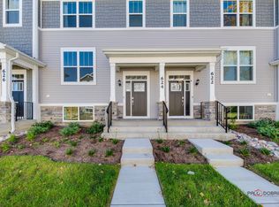 624 Wolverine Dr, Aurora, IL 60502