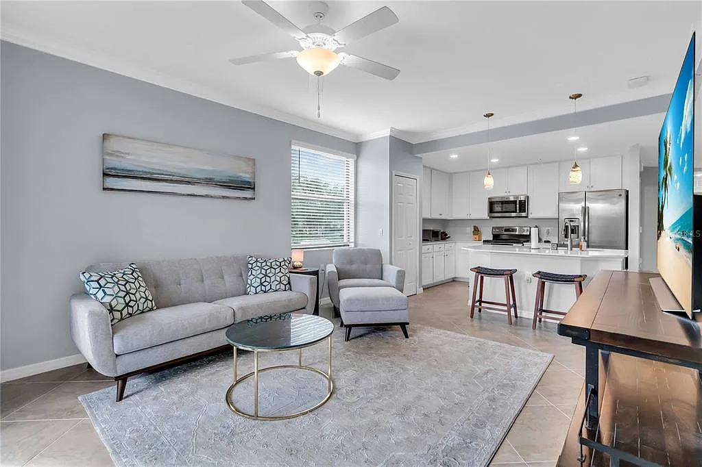 3 bed, 2.0 bath, 1286 sqft, $2,800 — Photo 4