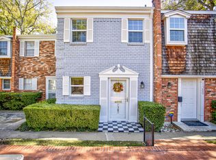 1387 Roaring Springs Rd, Fort Worth, TX 76114