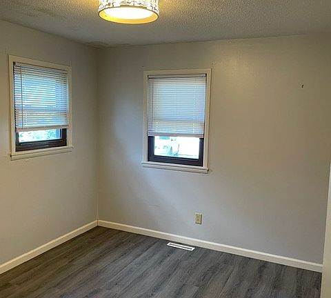4th image of 1268 E Sunset St