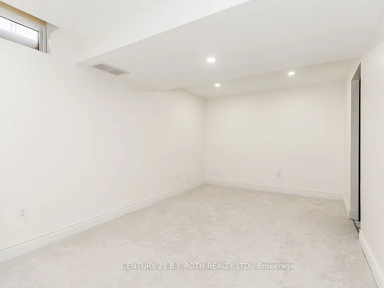 430 Mapleview Dr E #18 — Photo 34