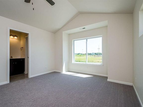 4th image of 1242 Ronald Way