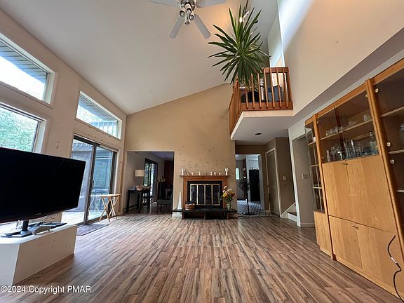 3rd image of 2175 Pine Valley Dr