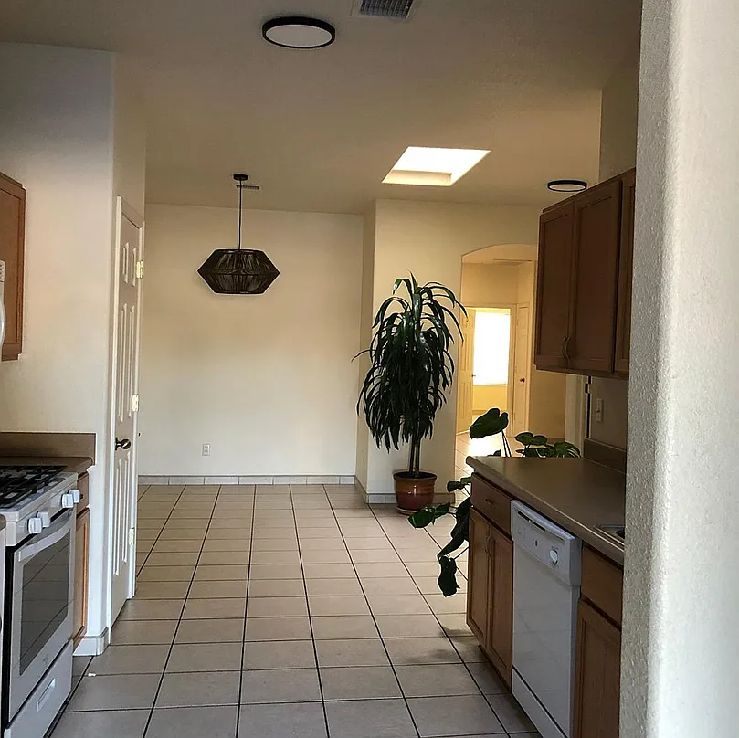 3 bed, 2.0 bath, 1200 sqft, $1,650 — Photo 3