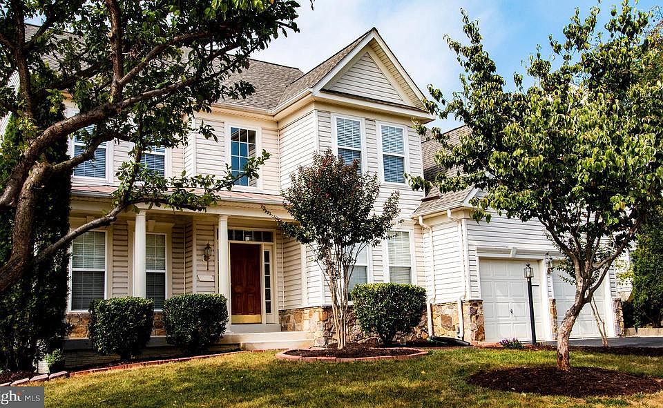 Beautiful home in the heart of Potomac Station