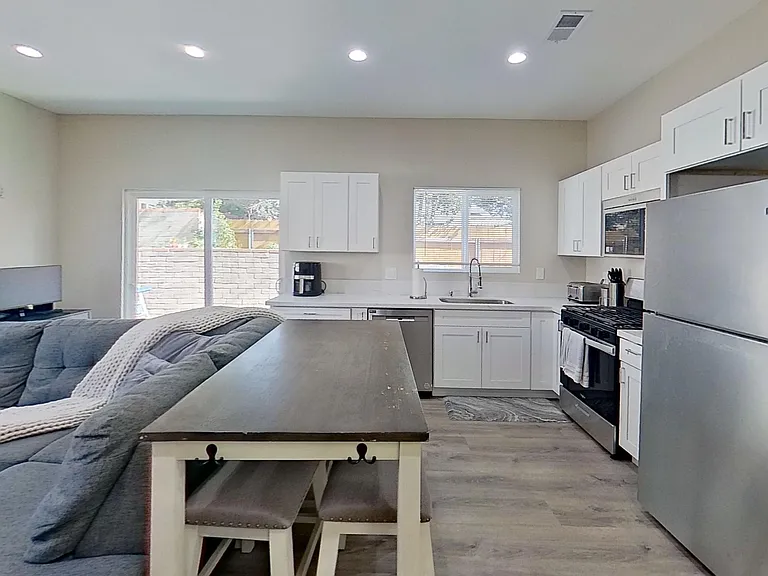 4929 College Ave — Photo 30