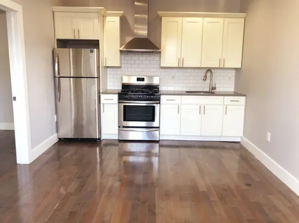 30-01 Broadway image 1 of 7