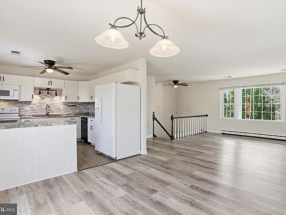 4th image of 19022 Longmeadow Rd